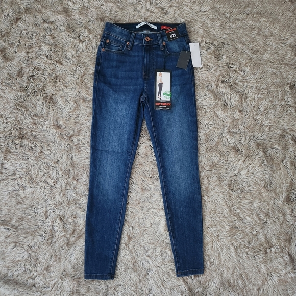 Celebrity Pink The Glam Curvy Mid Rise Skinny Jeans Medium Wash Women's Size 25 - Picture 1 of 9